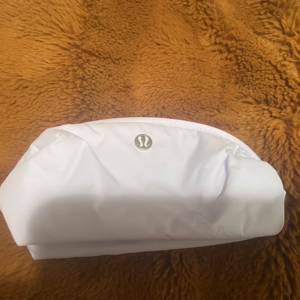 Lululemon mini pouch